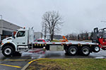 Moffett M8 55.3-10 NX Forklift avec Camion Peterbilt à vendre