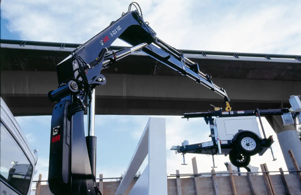 HIAB GRUE SUR CAMION X-CLX 102
