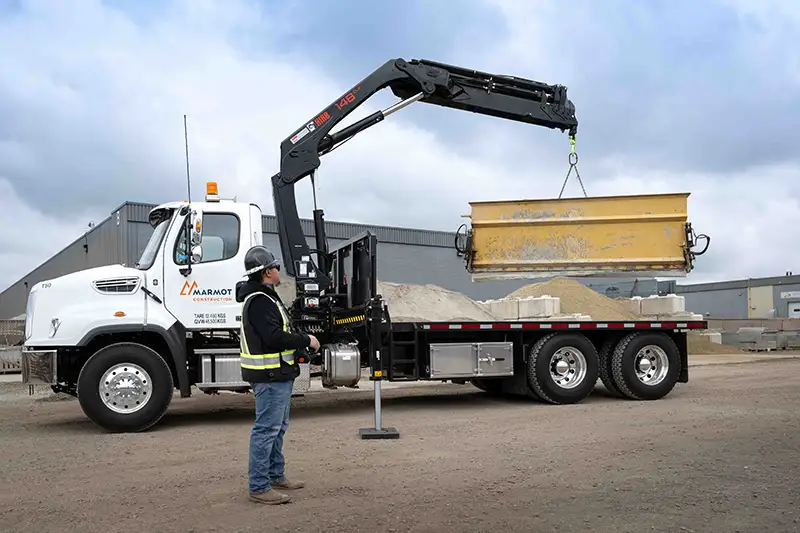HIAB GRUE SUR CAMION X-CLX 148B-3