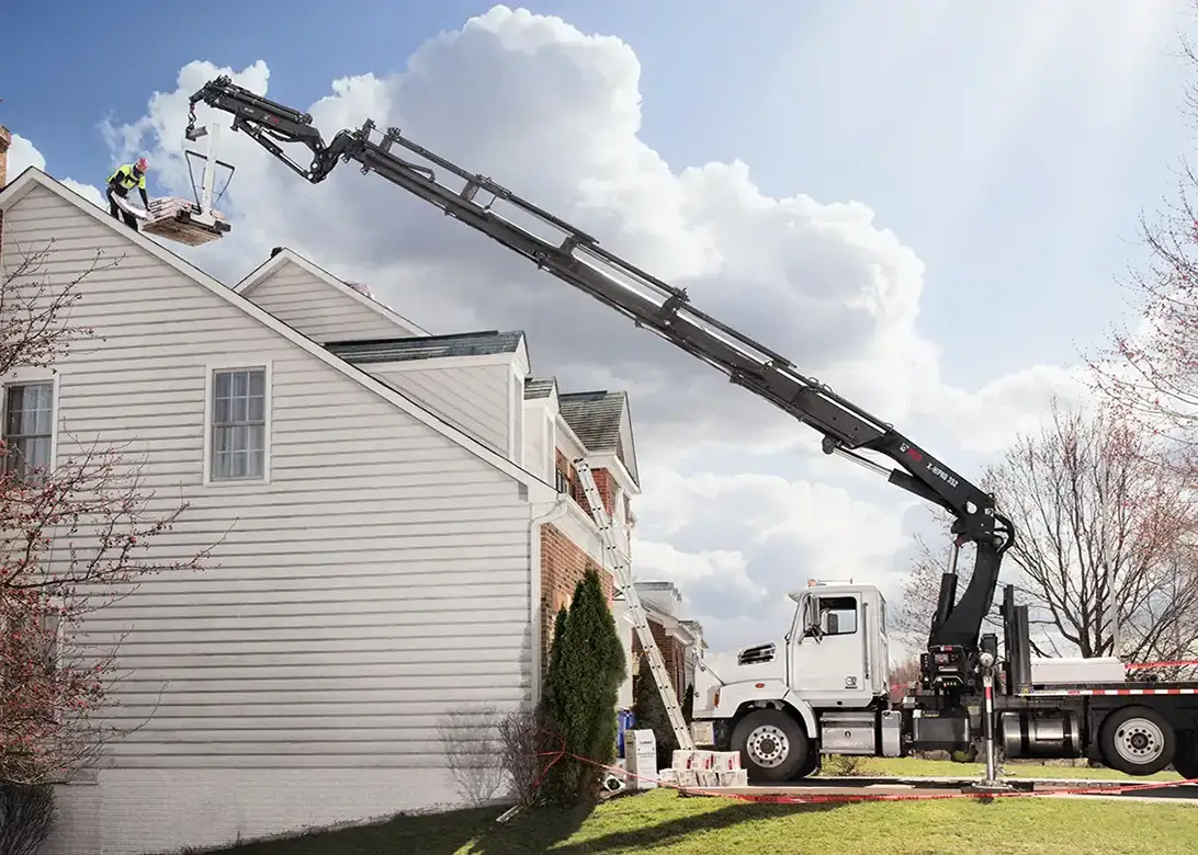 HIAB GRUE SUR CAMION X-HiPRO 352