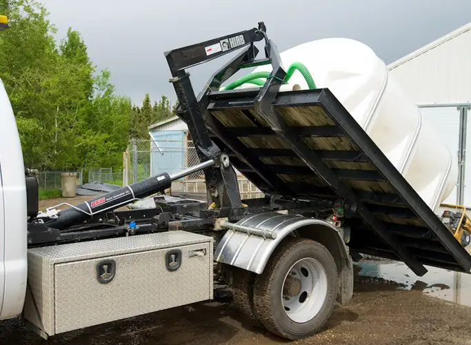 MULTILIFT SYSTÈME DE LEVAGE À CROCHET MONTÉ SUR CAMION XR5